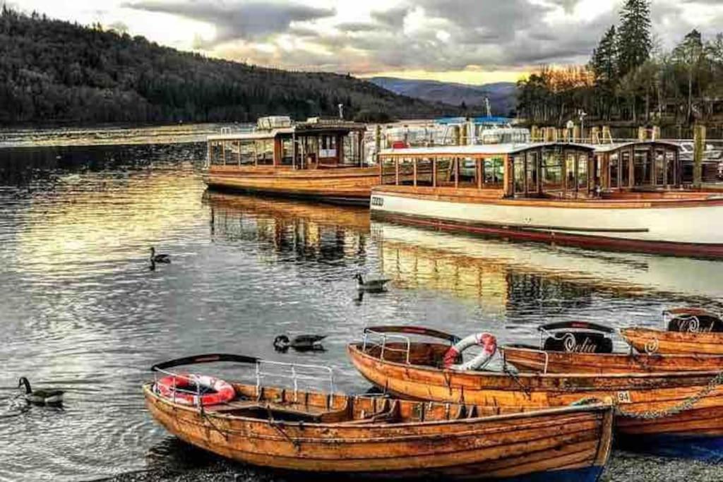 Jaw-Dropping Lodge With Hot Tub On Lake Windermere Exterior foto