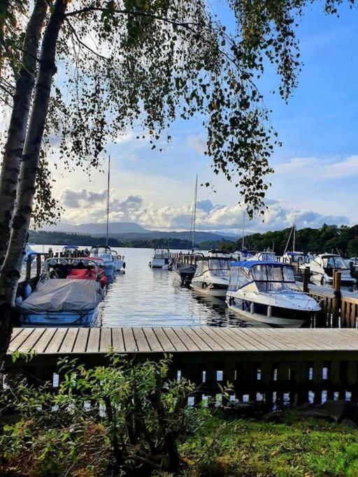 Jaw-Dropping Lodge With Hot Tub On Lake Windermere Exterior foto